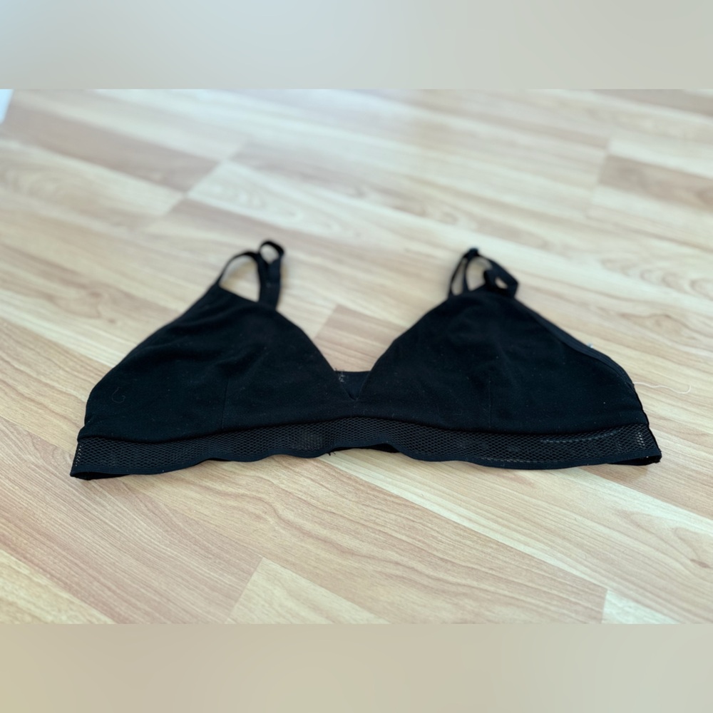 Alice and olivia black jersey and mesh bralette crop top